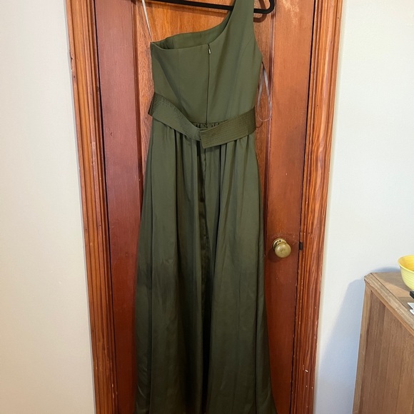 Vera Wang One-Shoulder Dress in Olive - Picture 6 of 8